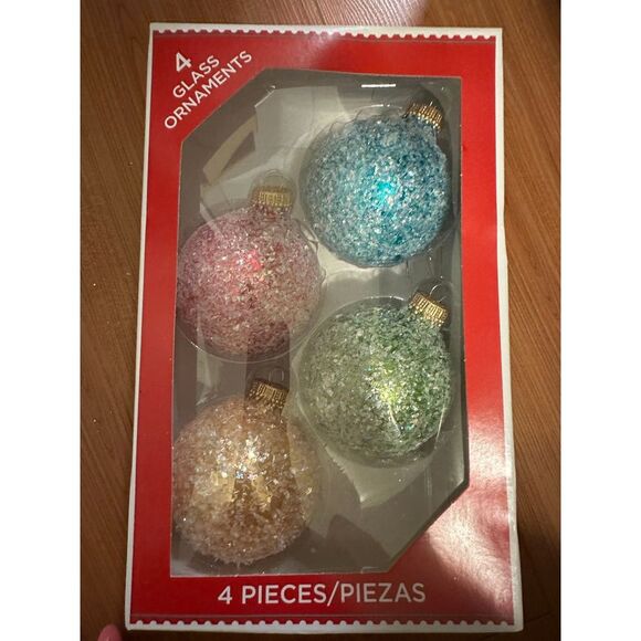 Other - 4 peice class ornament new